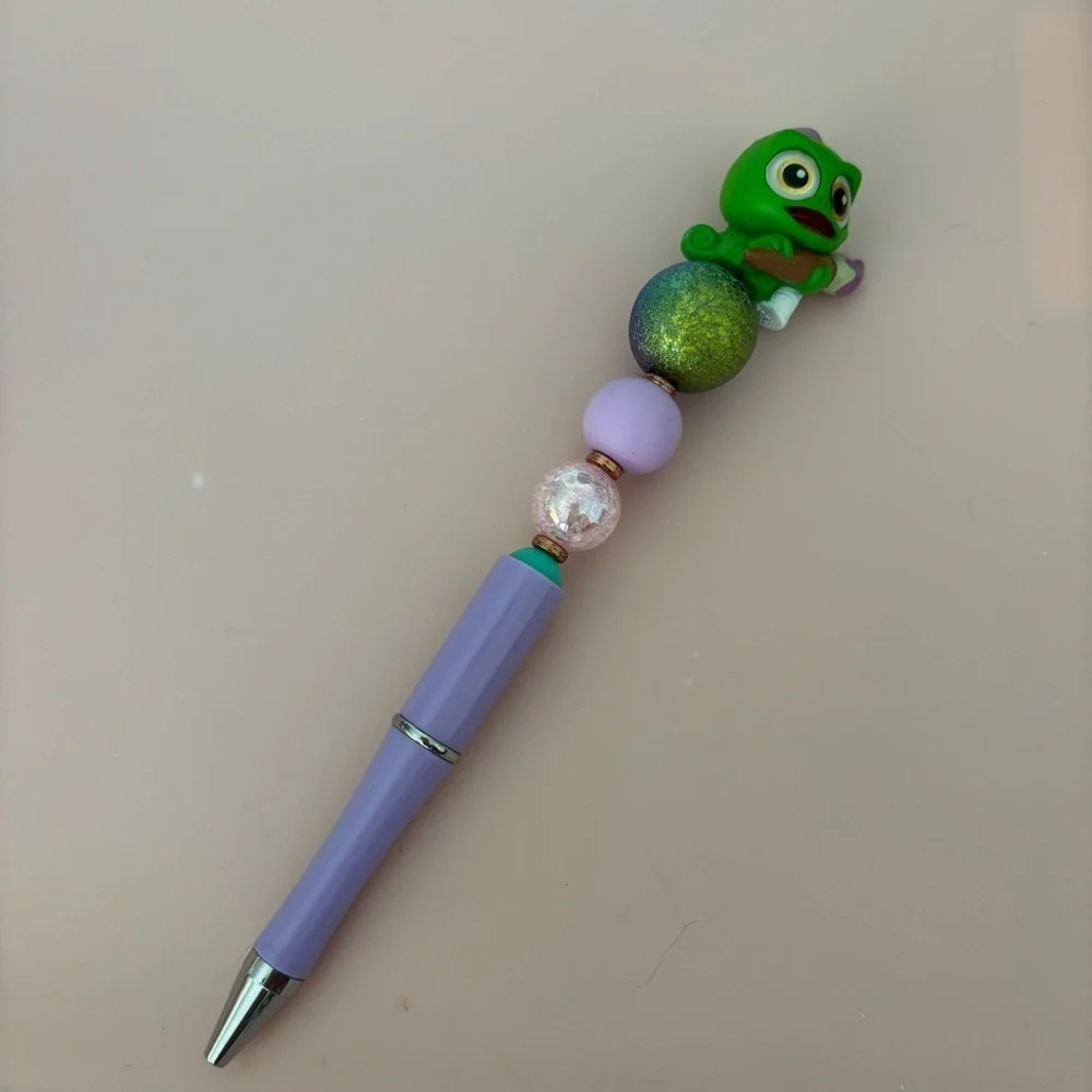 Disney Doorables: Tangled: Pascal with paintbrush handmade beaded pen